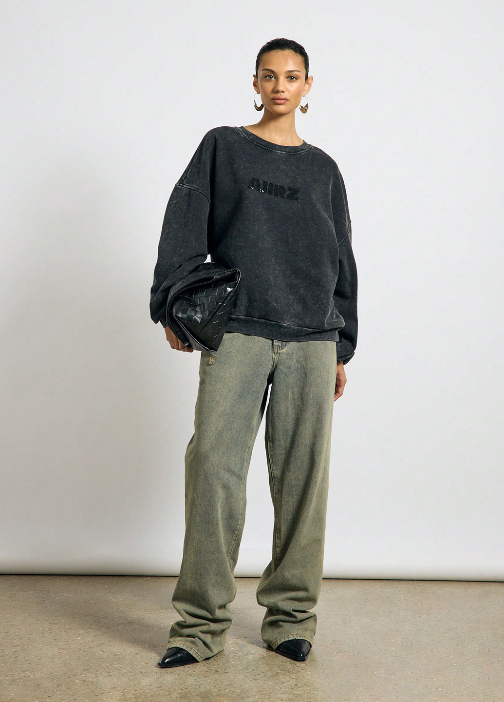 Черный свитшот SHEIN однотонный стразы (332520109)