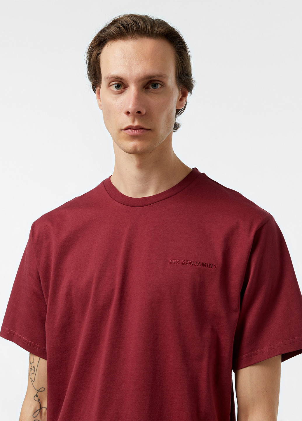 Красная футболка Les Benjamins