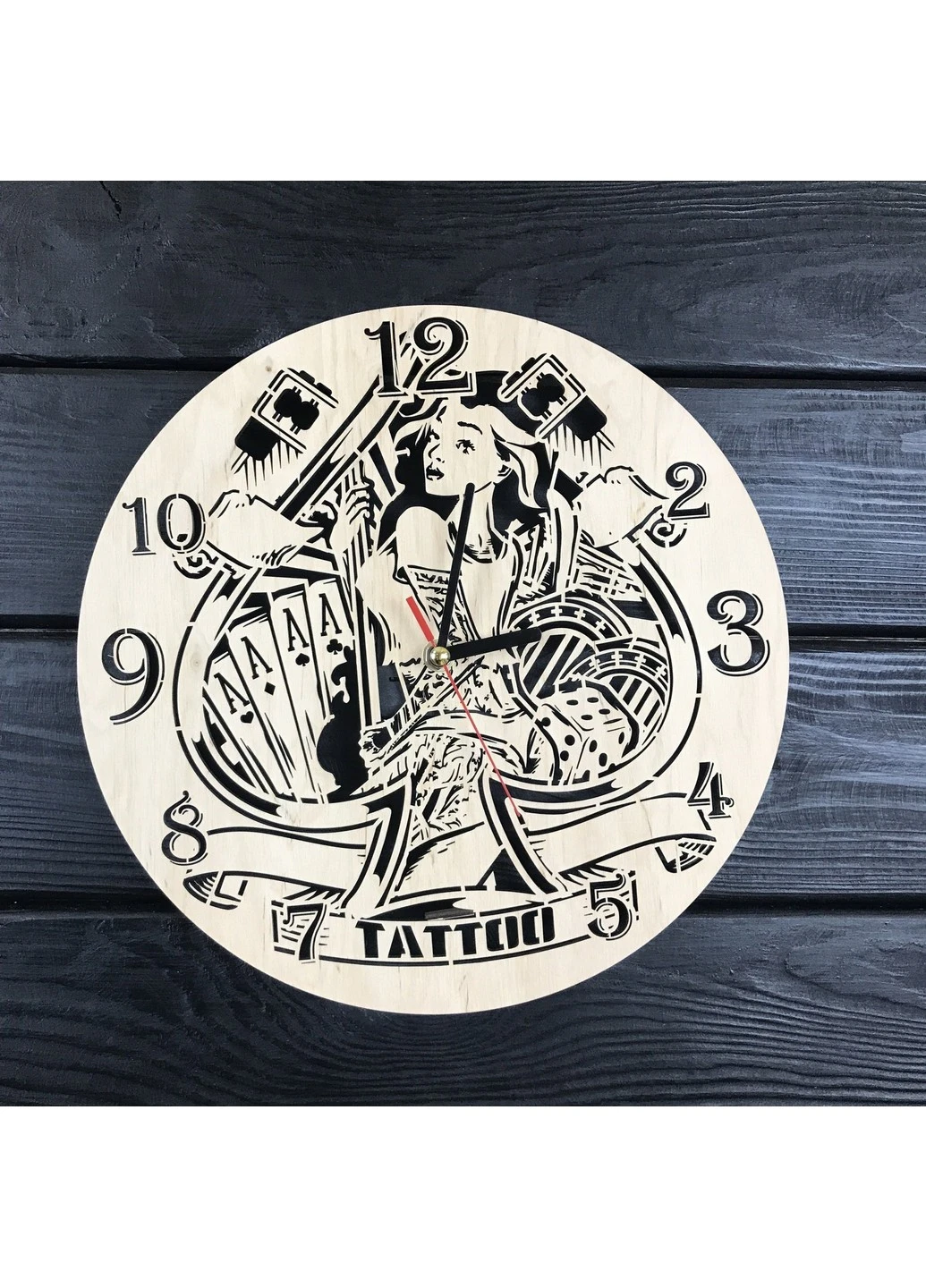 Стильний дизайнерський настінний дерев`яний годинник в тату студію 7Arts (253567270)