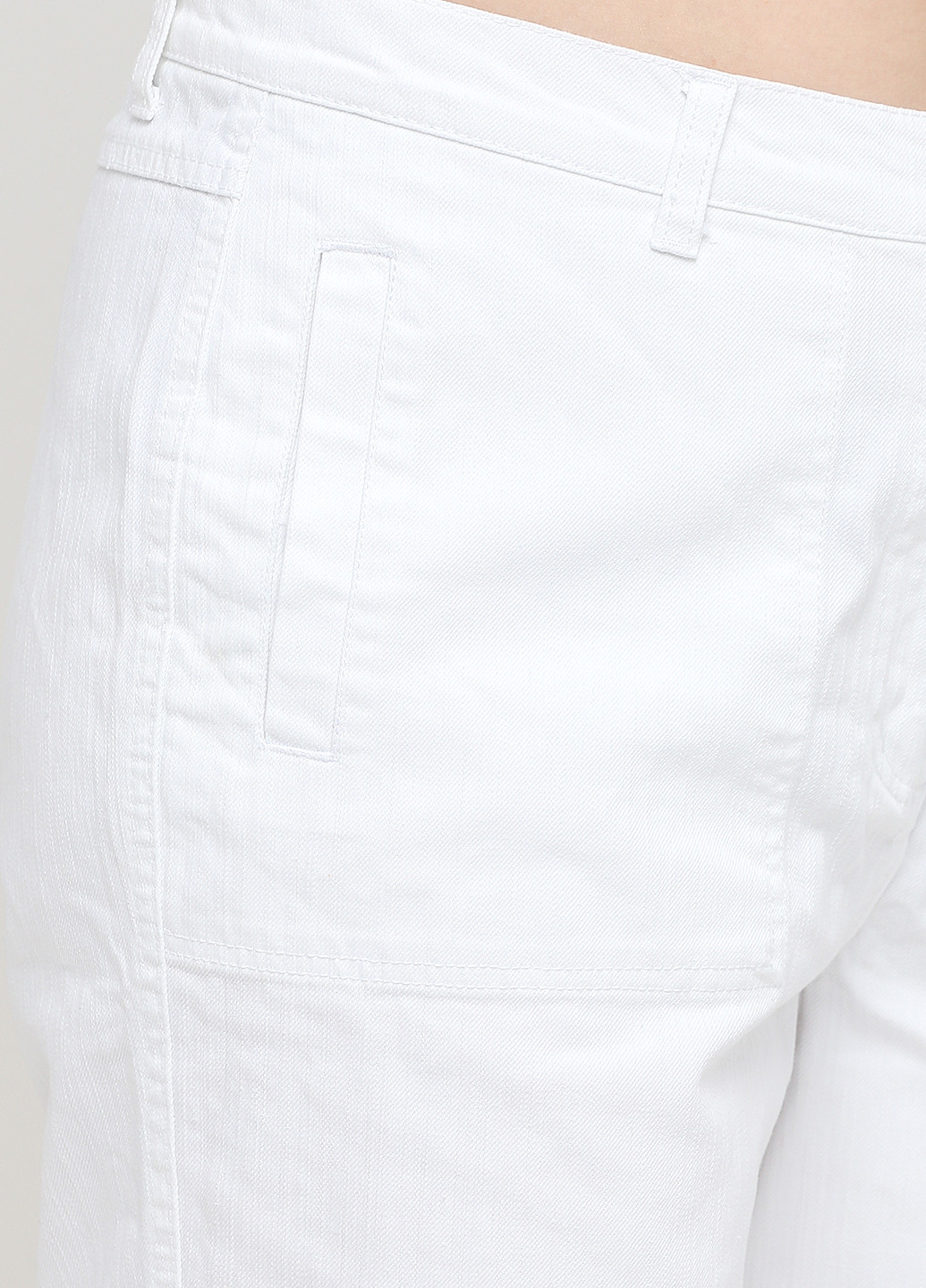 Белые демисезонные укороченные джинсы Mark
