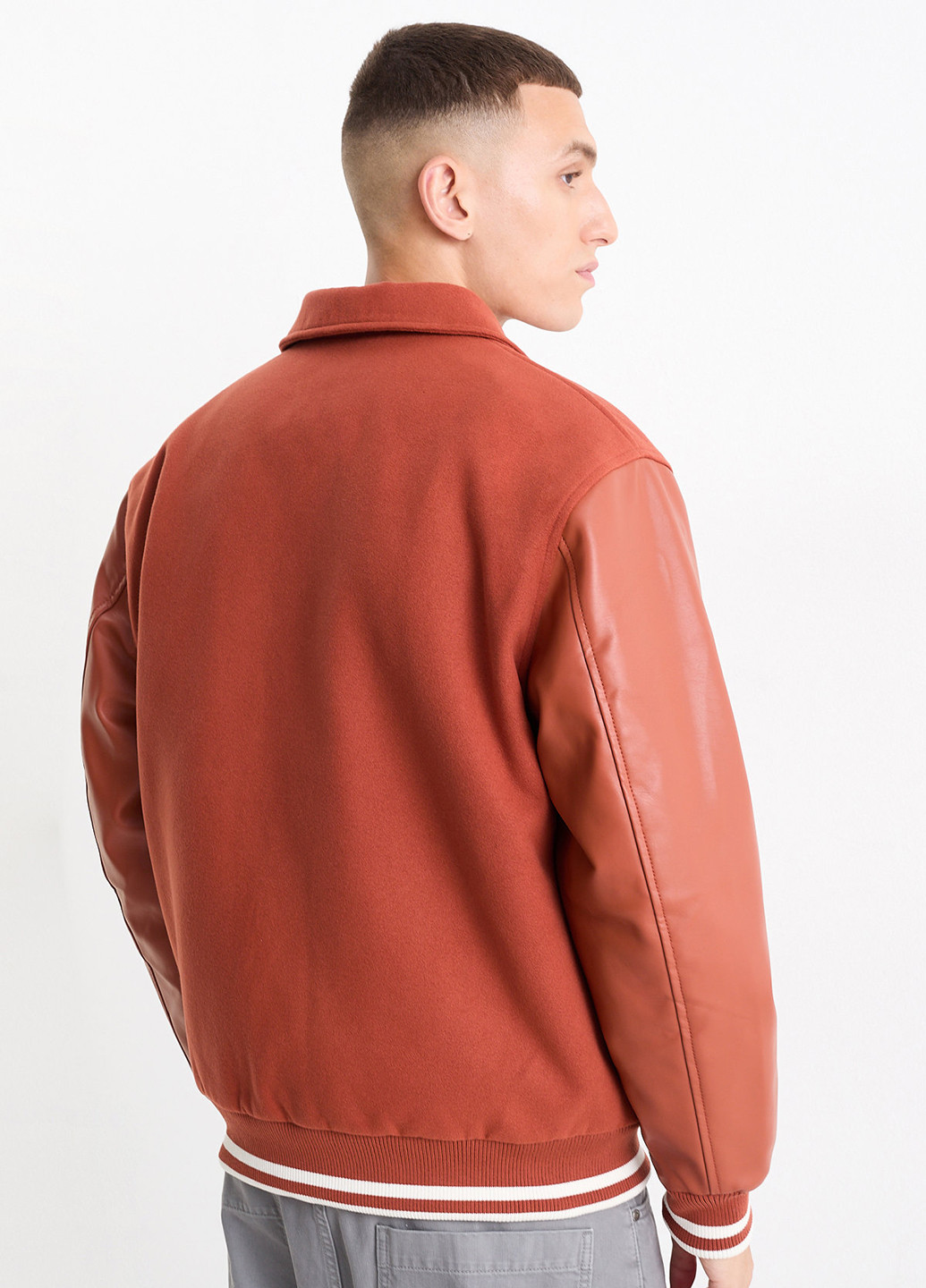 Теракотова демісезонна куртка C&A