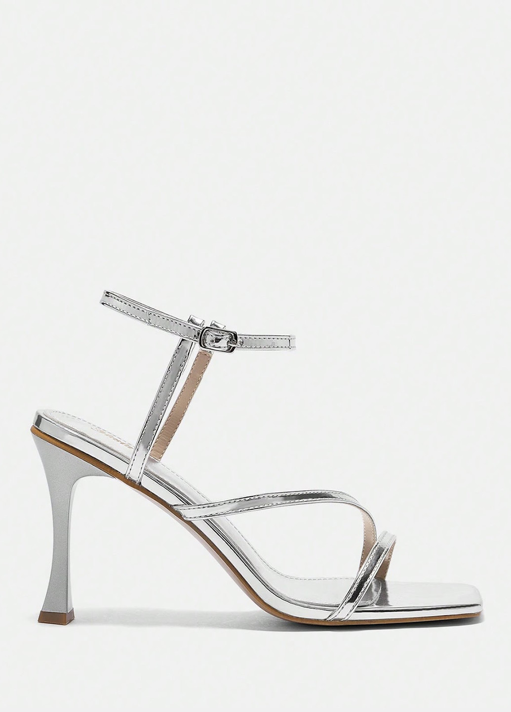 Серебряные босоножки SHEIN с ремешком лаковые