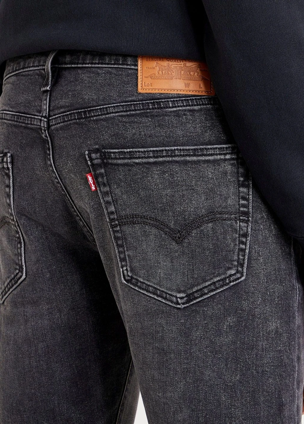 Серые демисезонные джинсы Levi's