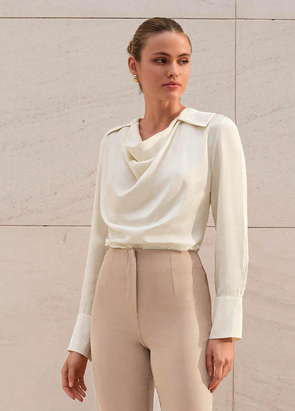 Молочная блуза SHEIN