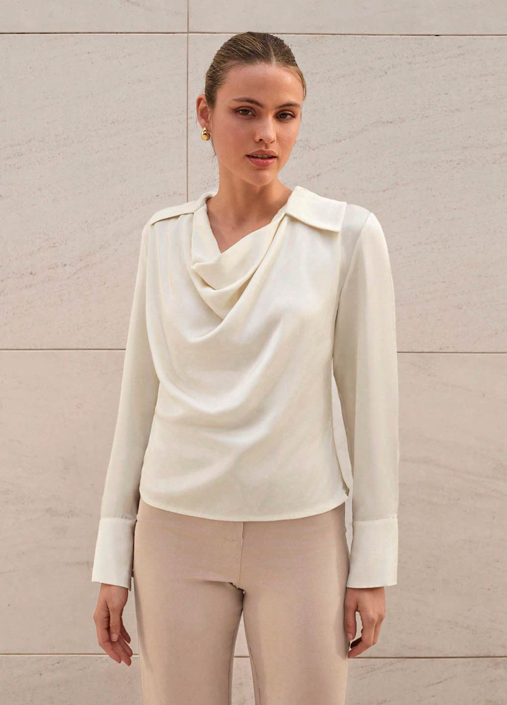 Молочная блуза SHEIN