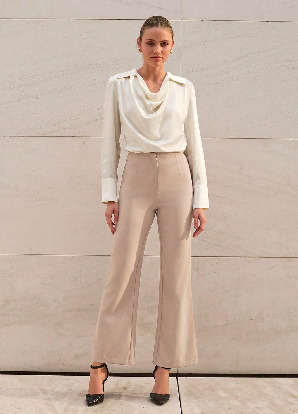 Молочная блуза SHEIN