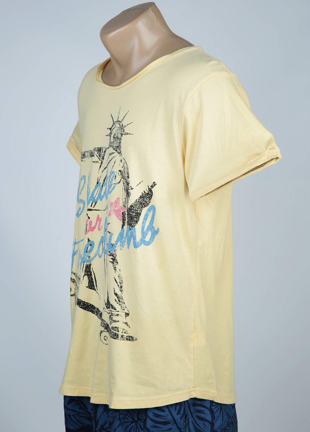 Желтая футболка Saints & Mortals