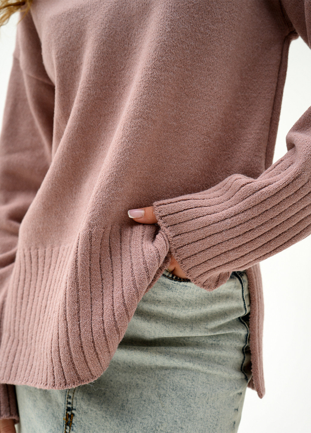 Розово-коричневый зимний свитер Sewel