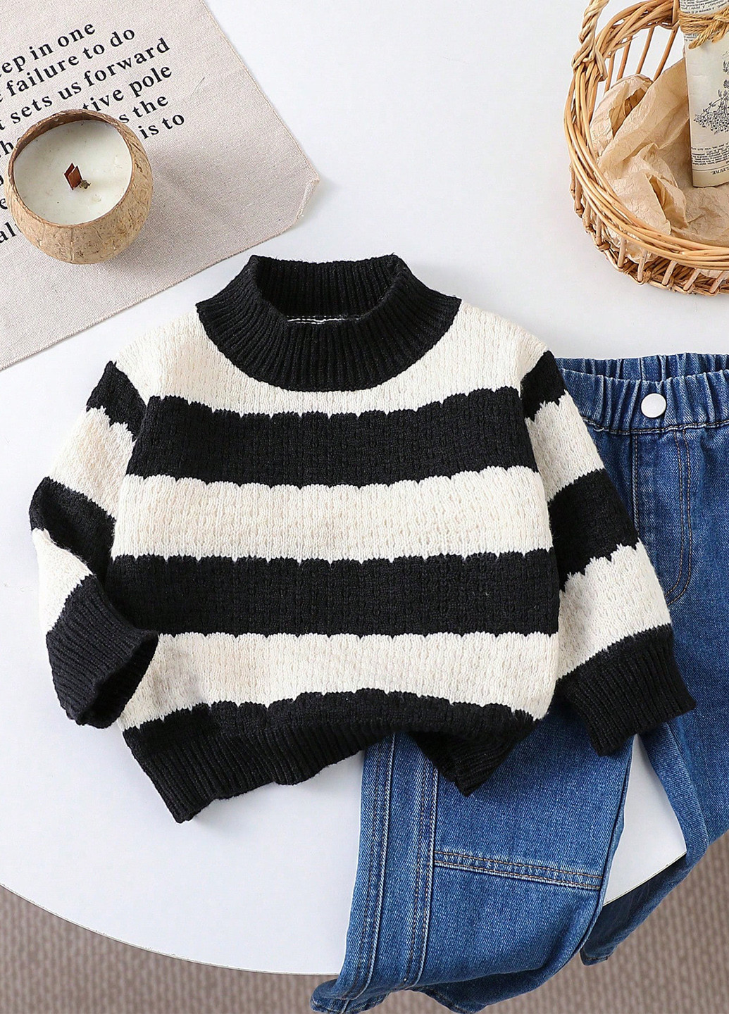 Черно-белый демисезонный свитер SHEIN