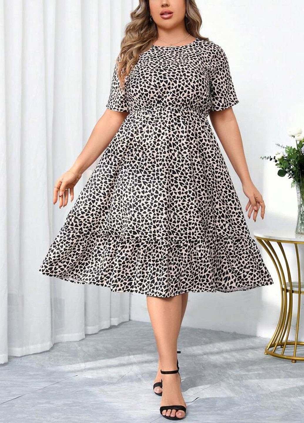 Светло-бежевое кэжуал платье клеш SHEIN сердечки