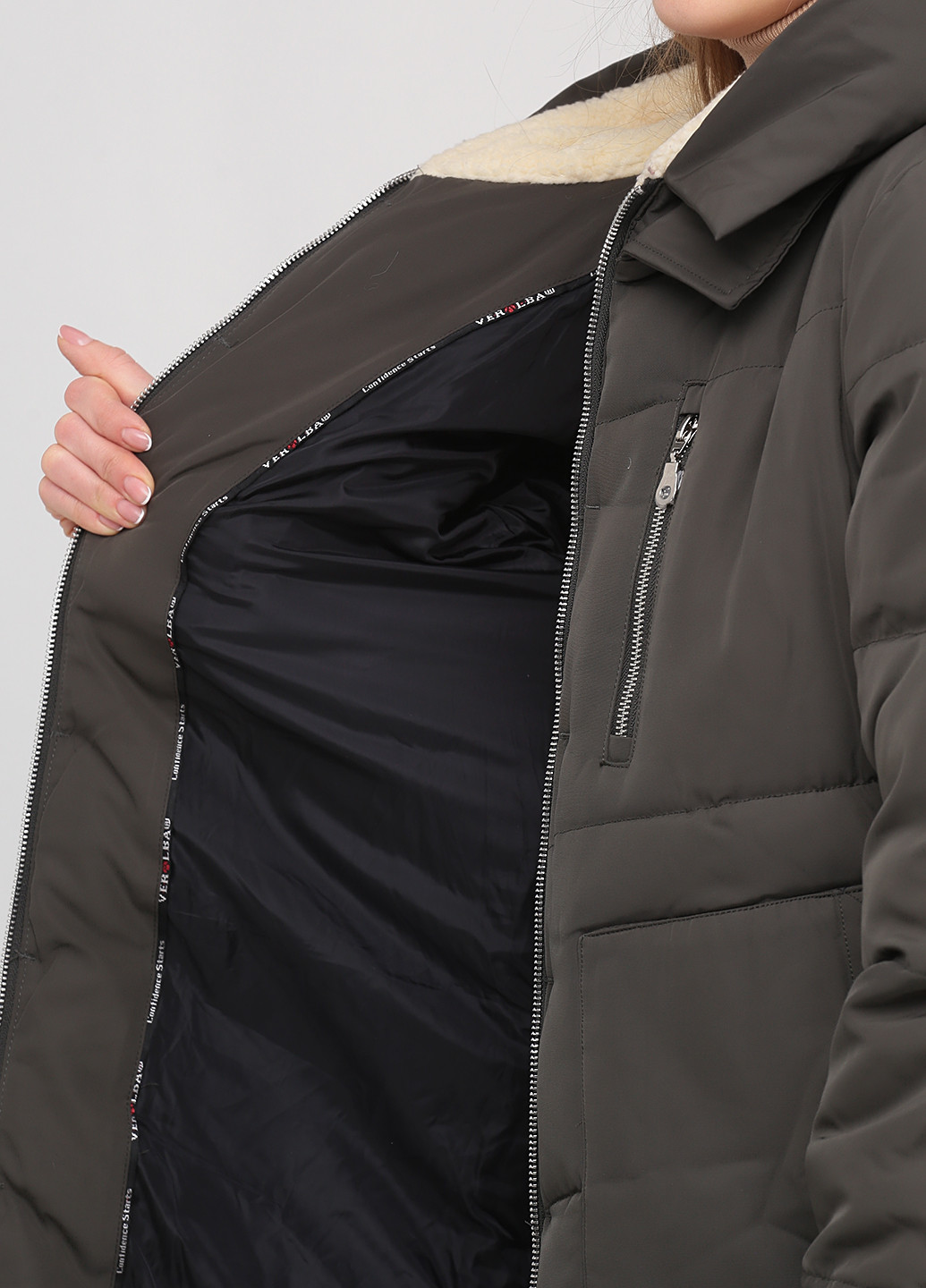 Оливковая (хаки) зимняя куртка Veralba