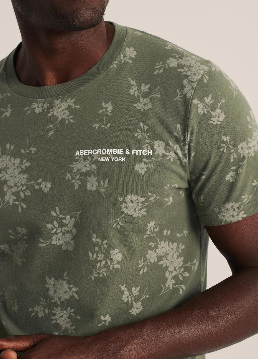 Бесцветная футболка Abercrombie & Fitch