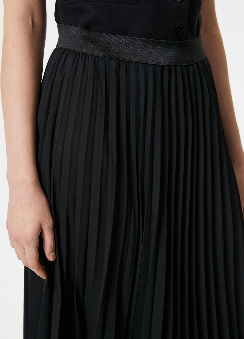 Черная кэжуал однотонная юбка KOTON плиссе