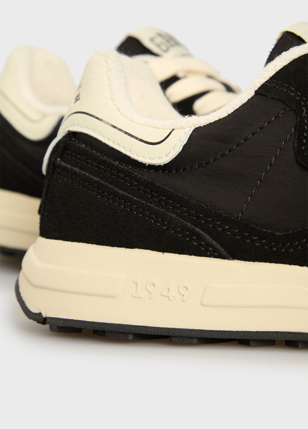 Черные всесезонные кроссовки Gant