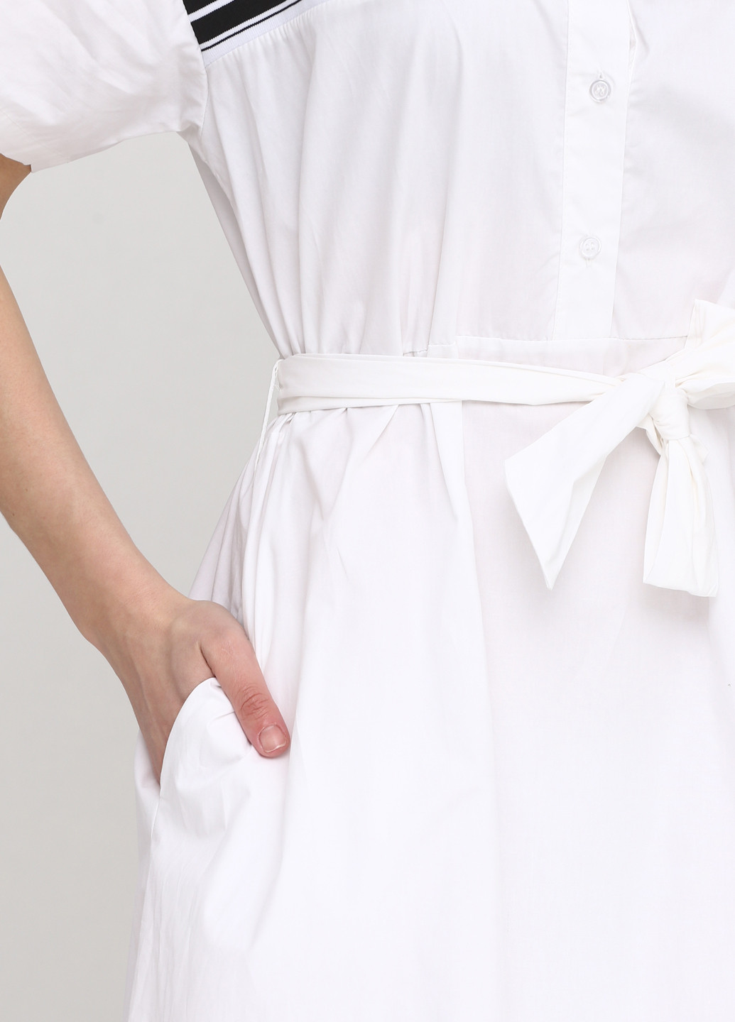 Белое кэжуал платье Stella Milani однотонное