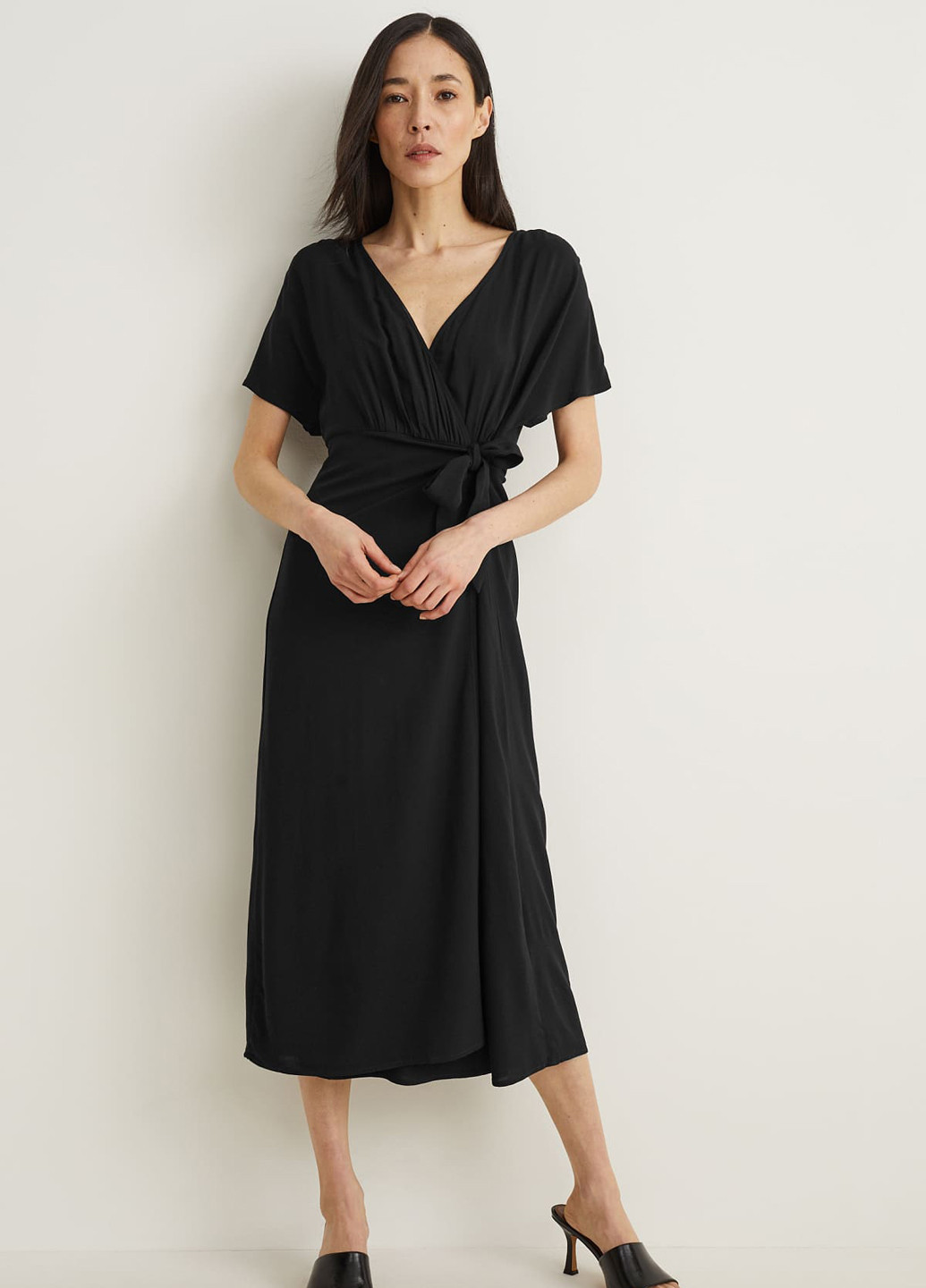 Чорна кежуал сукня на запах C&A однотонна