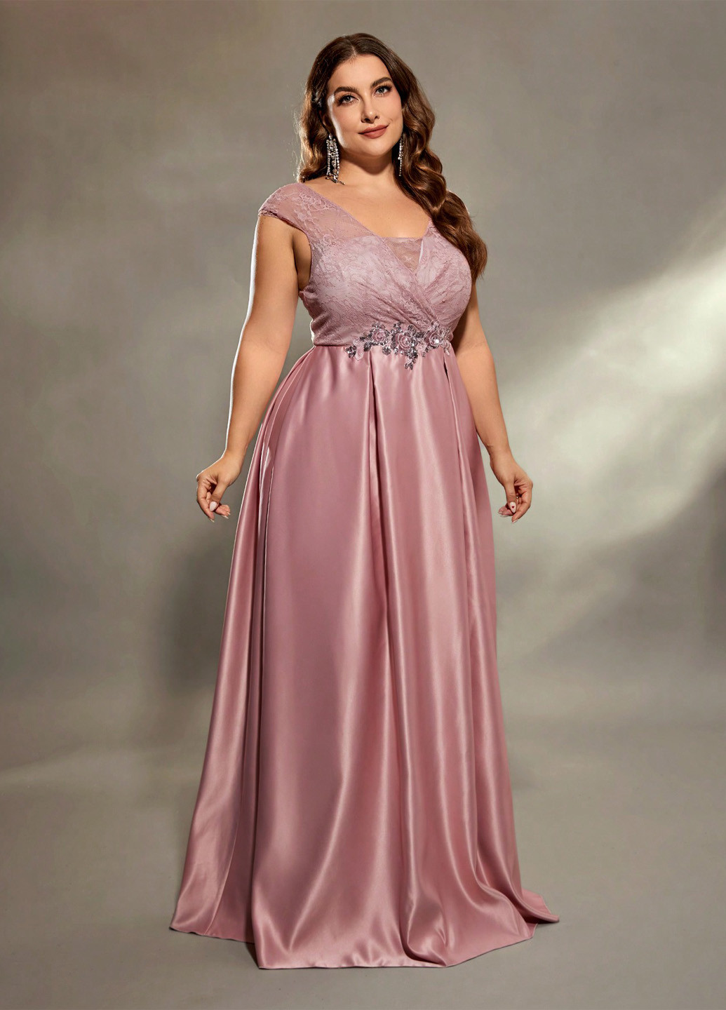 Розовое вечернее платье с открытой спиной SHEIN однотонное