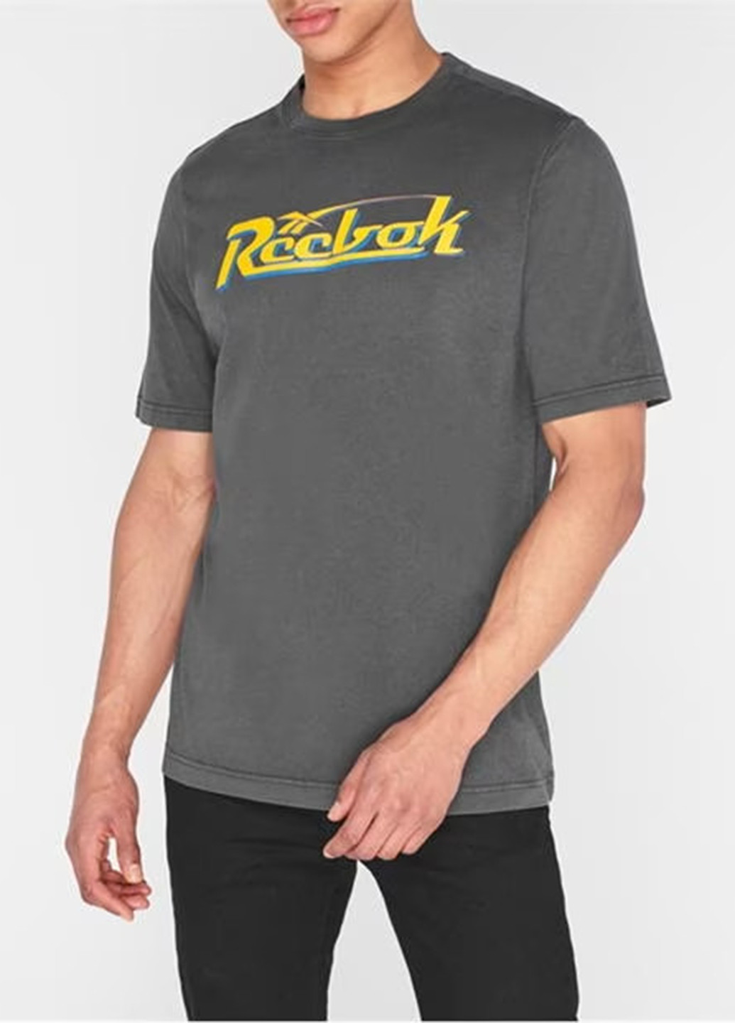 Темно-серая футболка Reebok