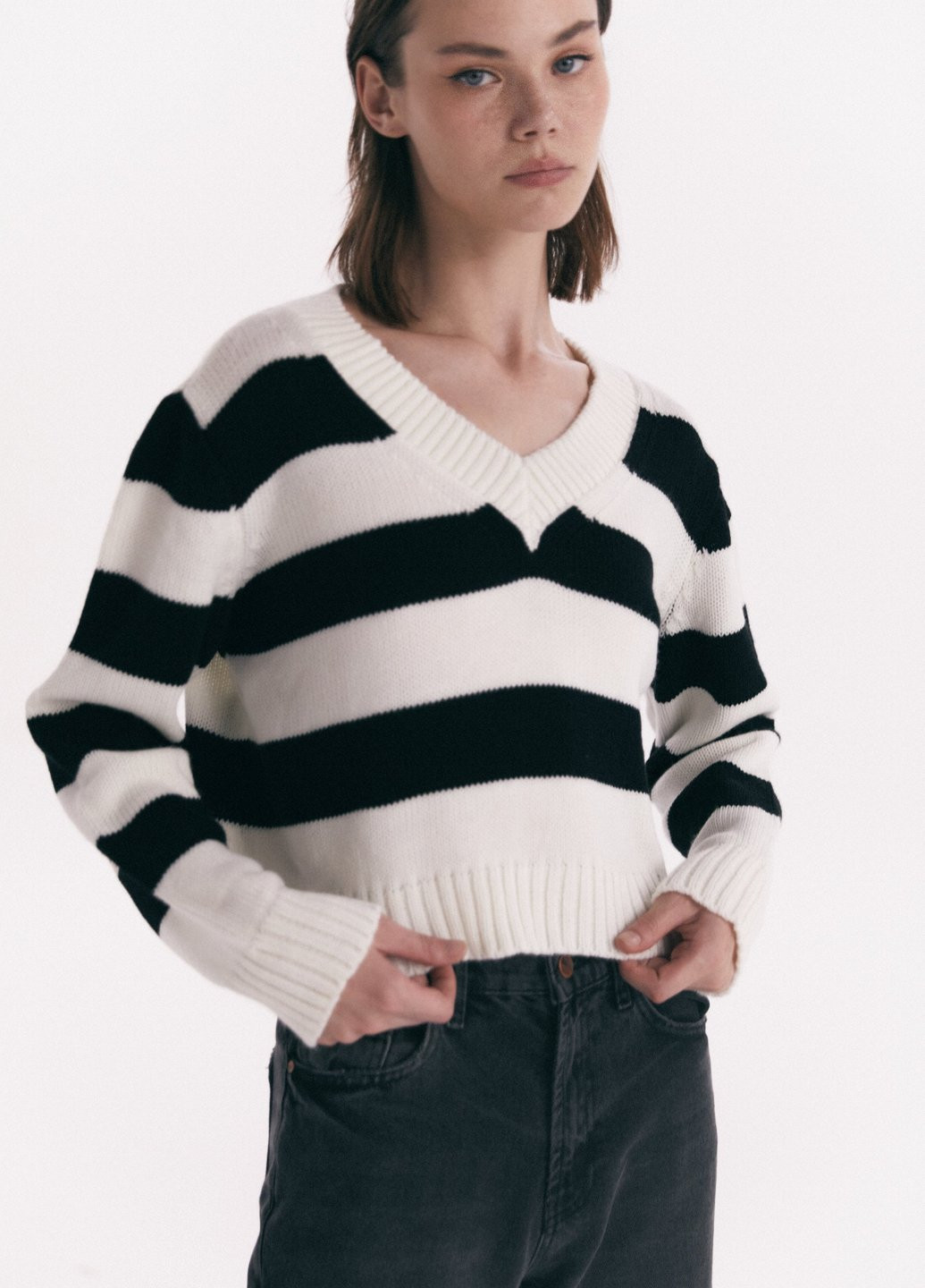 Чорно-білий демісезонний пуловер пуловер Gepur
