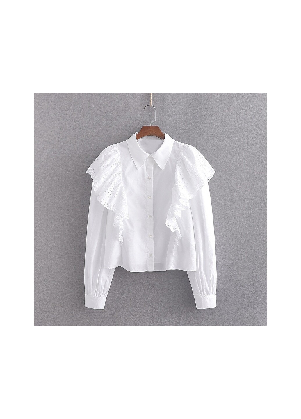 Белая демисезонная блуза женская с воланами lovely Berni Fashion 58703