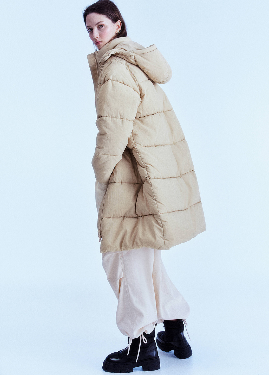 Бежева зимня куртка H&M