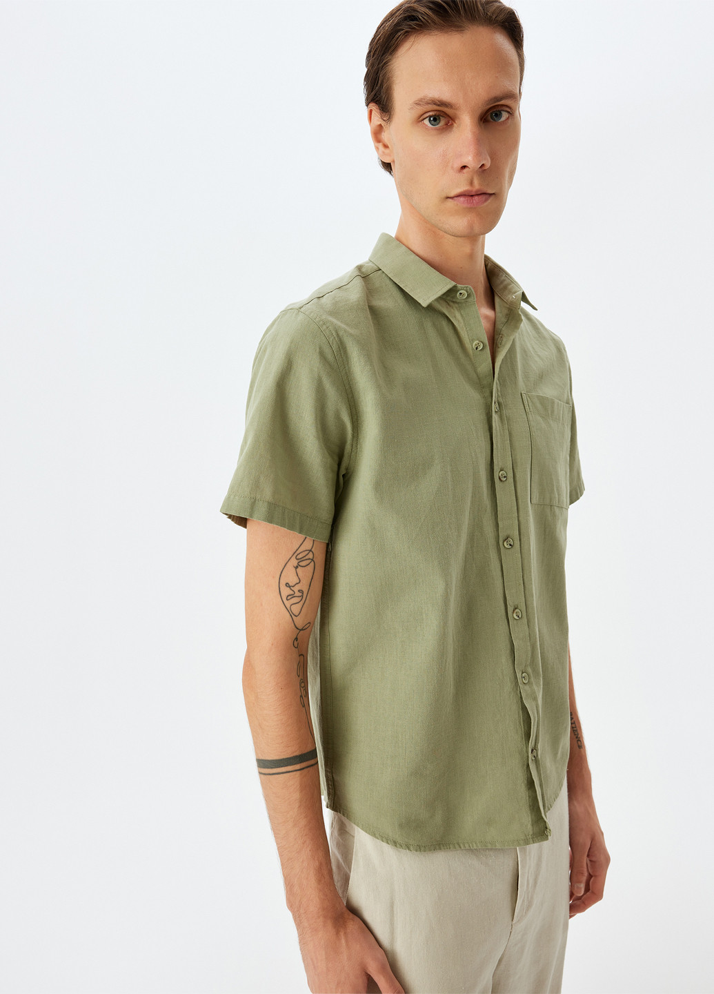 Светло-зеленая кэжуал рубашка однотонная KOTON
