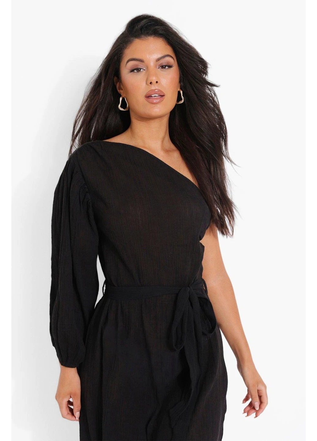 Черное пляжное платье на одно плечо Boohoo однотонное