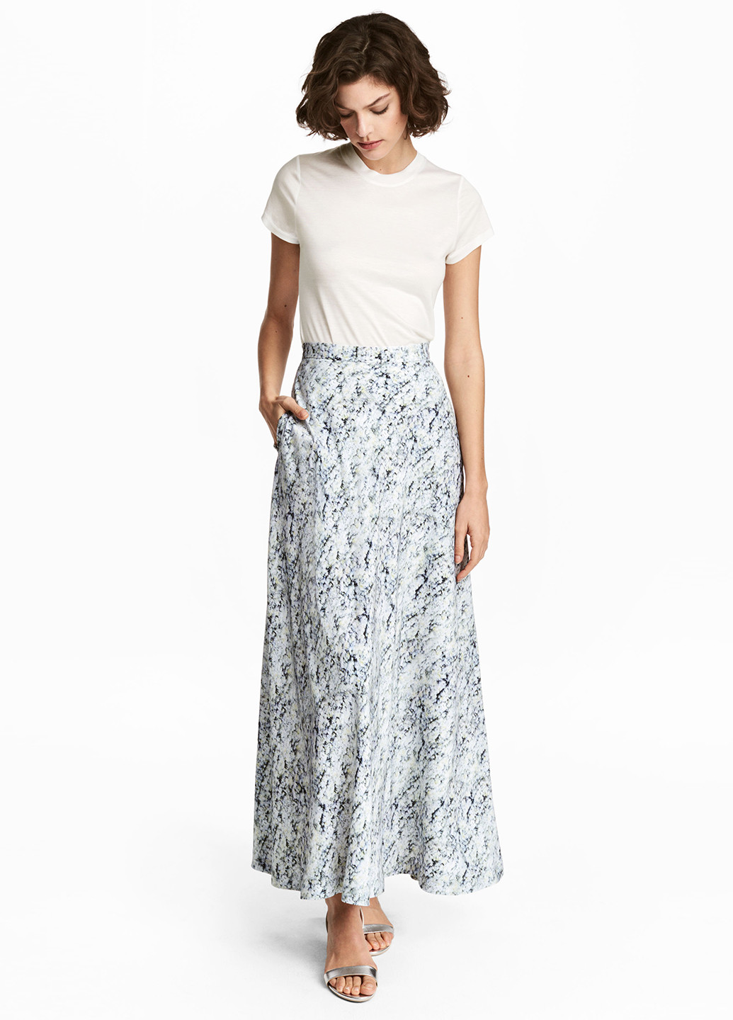 Белая кэжуал с рисунком юбка H&M клешированная