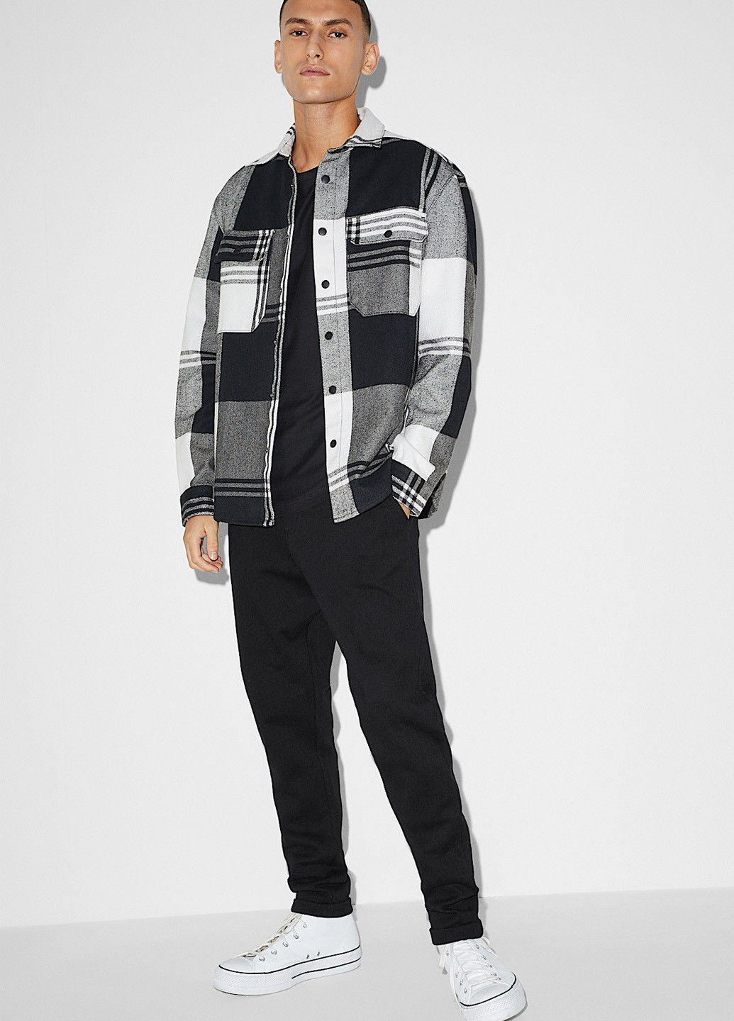 Черные кэжуал демисезонные зауженные брюки C&A