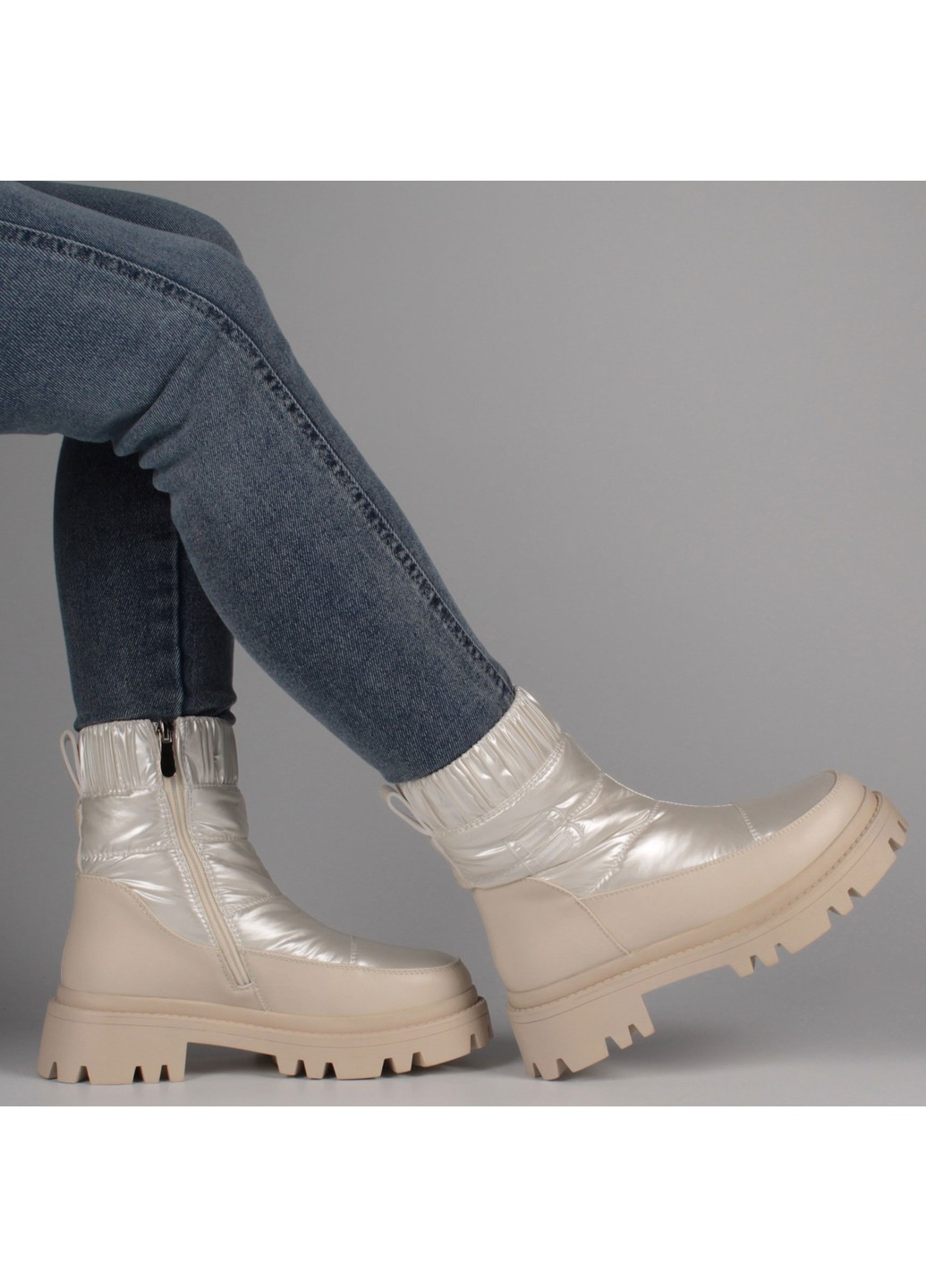 Зимние женские ботинки на низком ходу 198678 Meglias тканевые