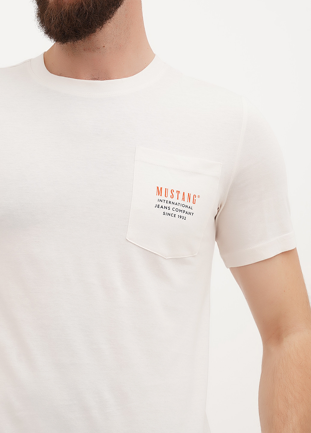 Молочна футболка Mustang