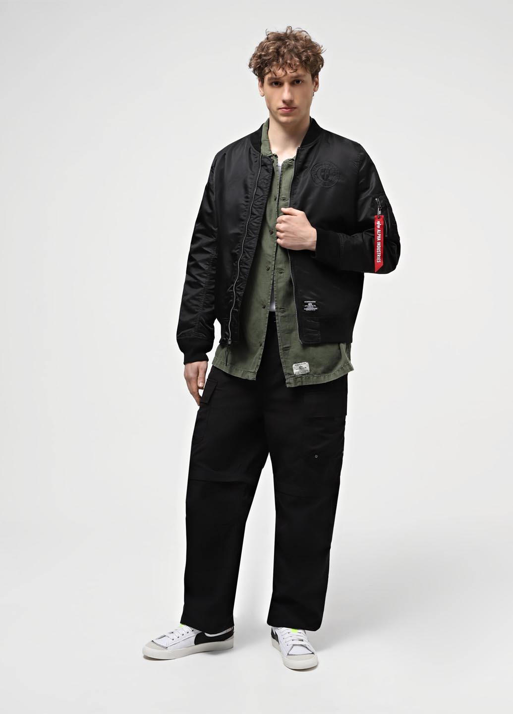 Черные кэжуал демисезонные карго брюки Alpha Industries