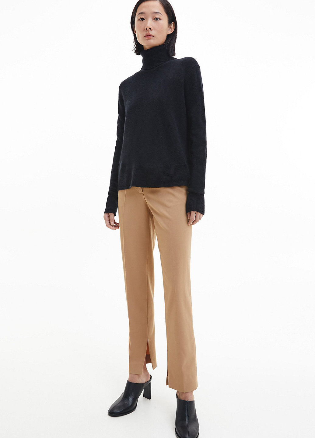 Черный зимний свитер Calvin Klein