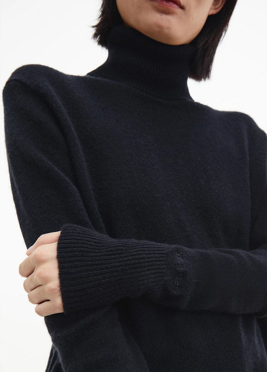 Черный зимний свитер Calvin Klein