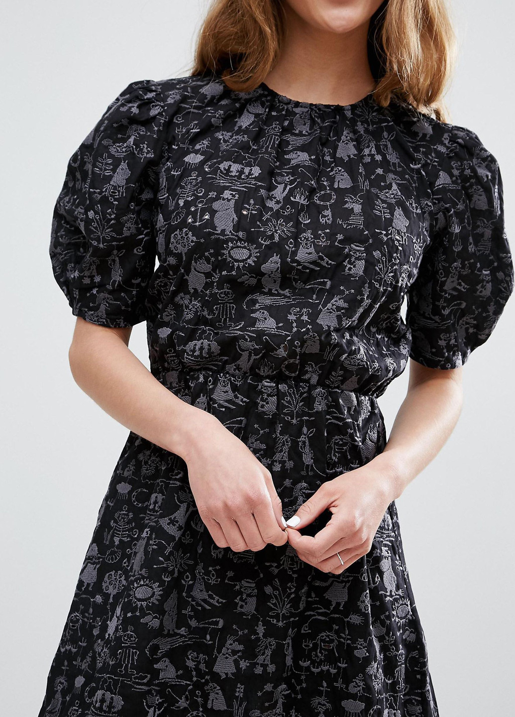 Черное кэжуал платье клеш Ivana Helsinki с рисунком