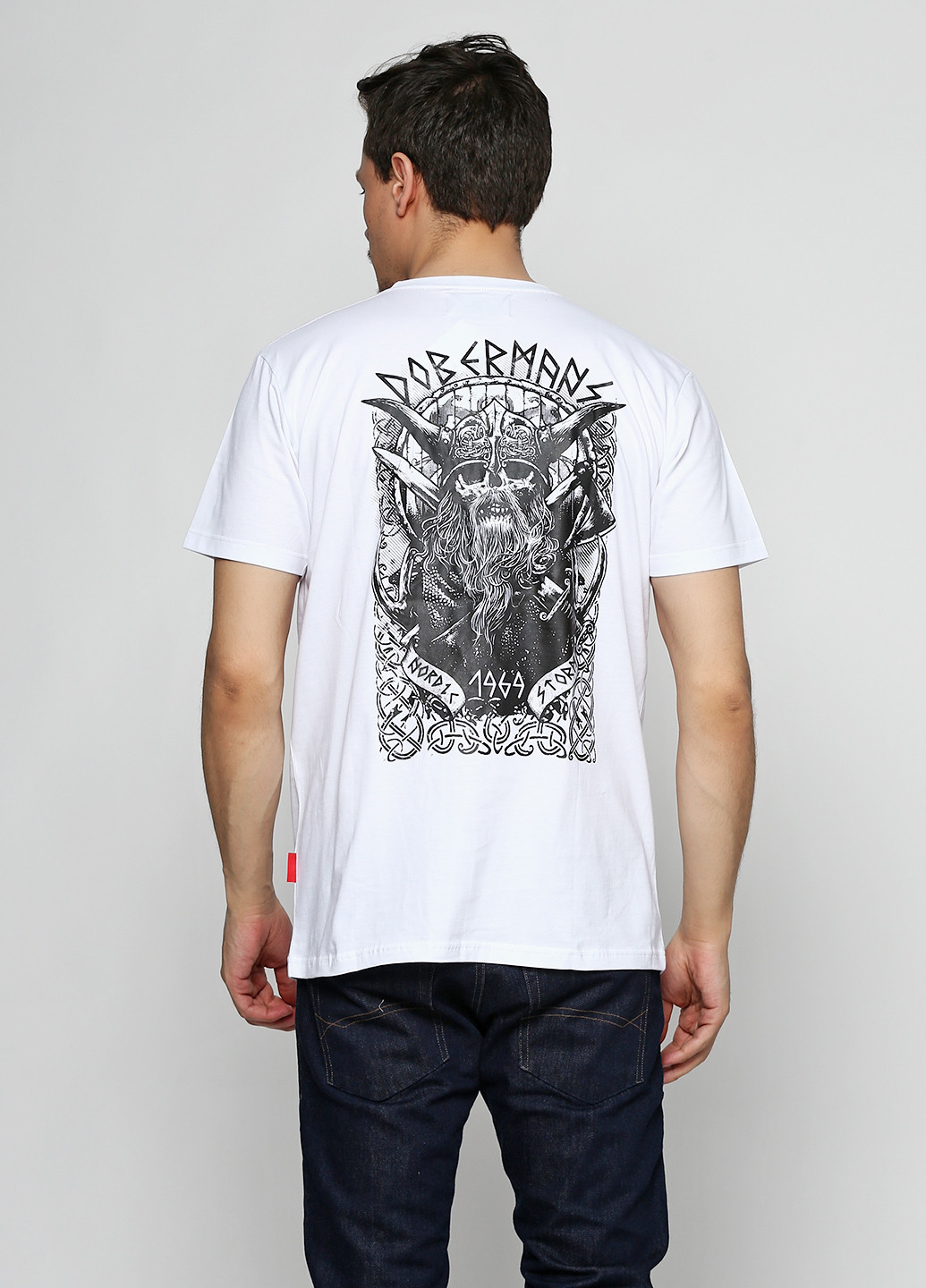 Біла футболка Dobermans Aggressive