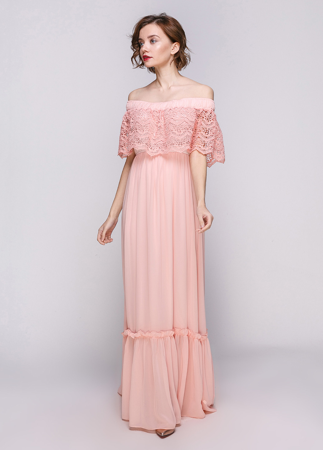 Розовое вечернее платье с открытыми плечами Babylon однотонное