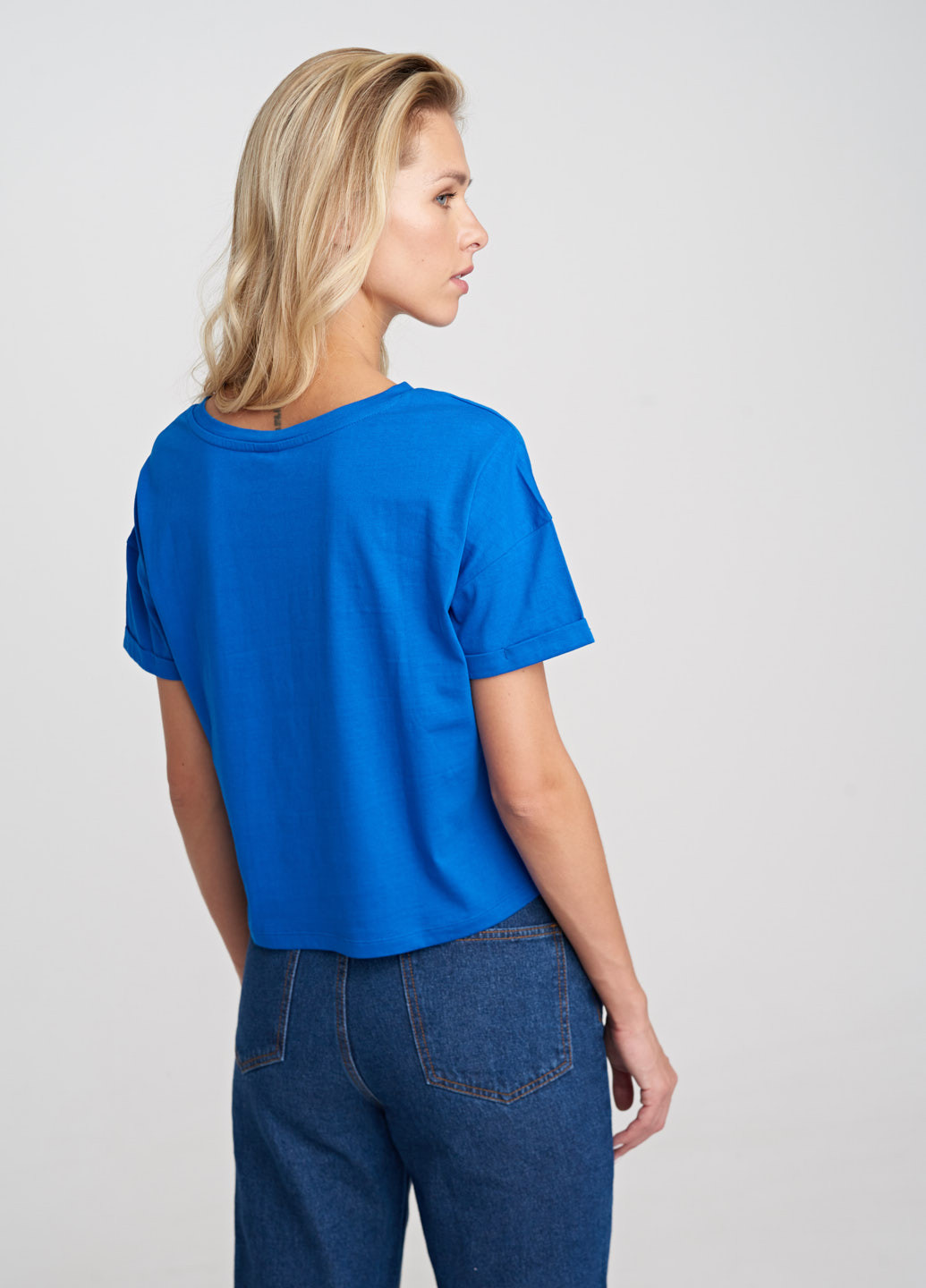 Светло-синяя летняя футболка SELA