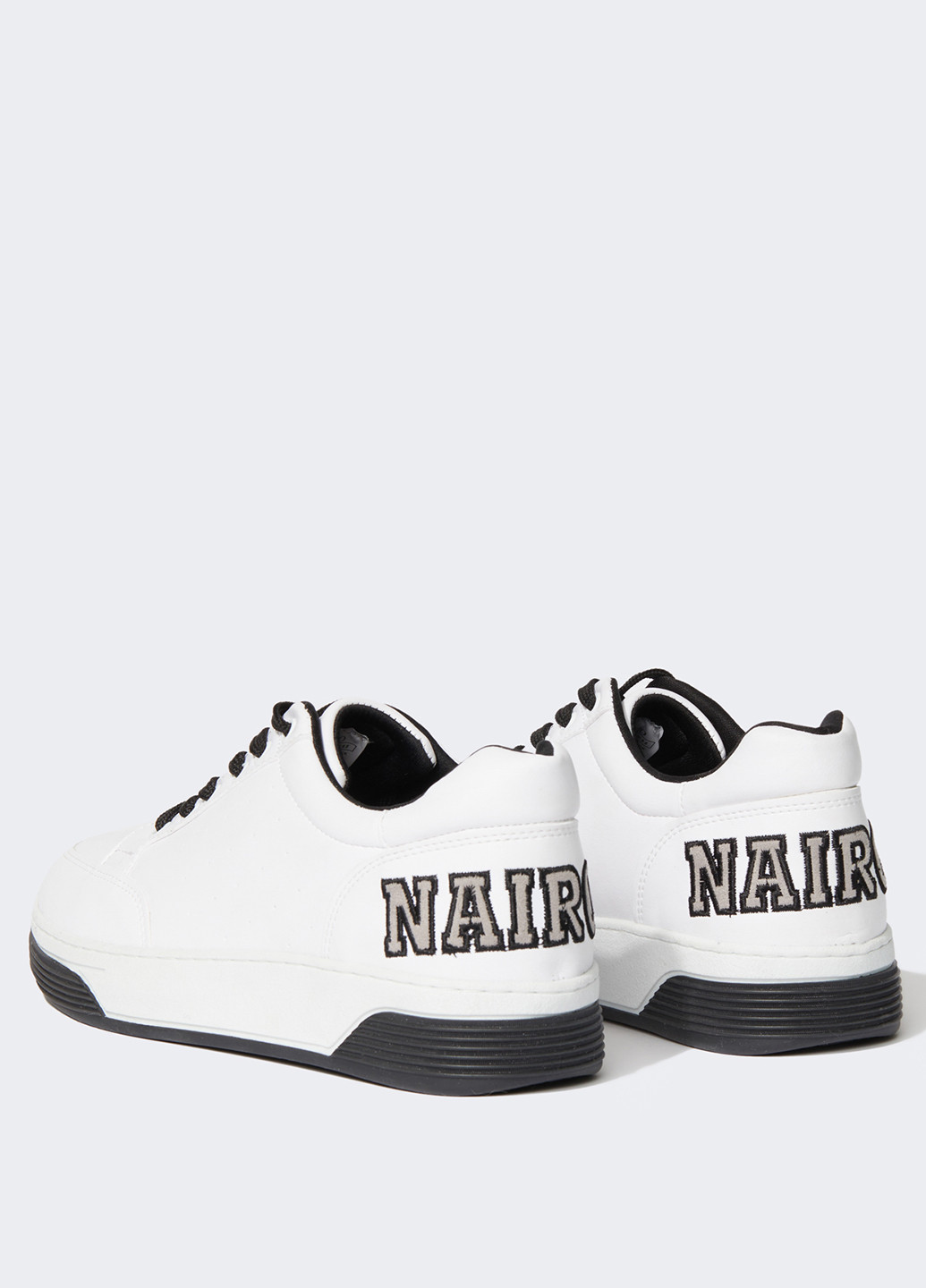 Чорно-білі осінні кросівки DeFacto