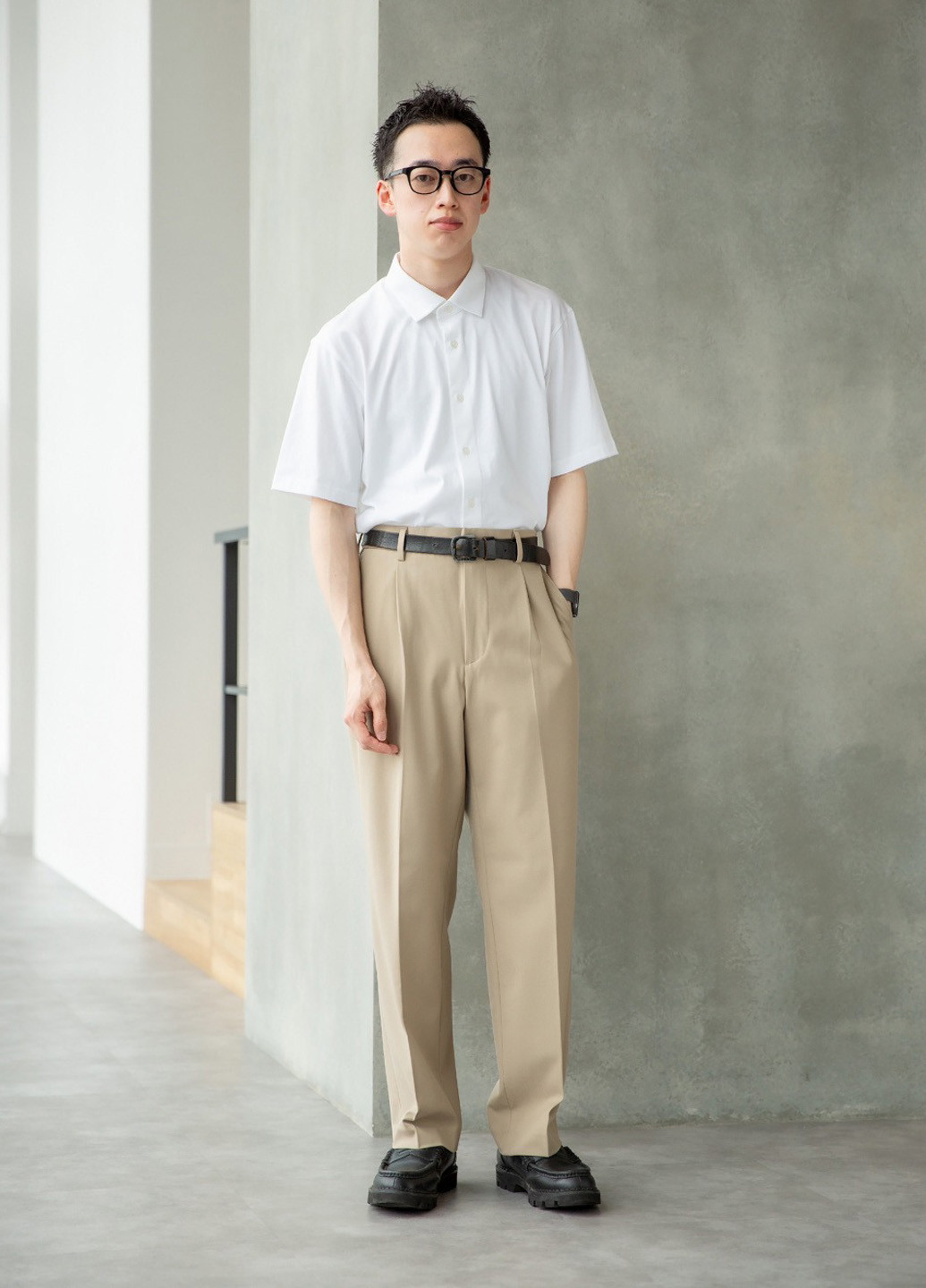 Белая кэжуал рубашка однотонная Uniqlo