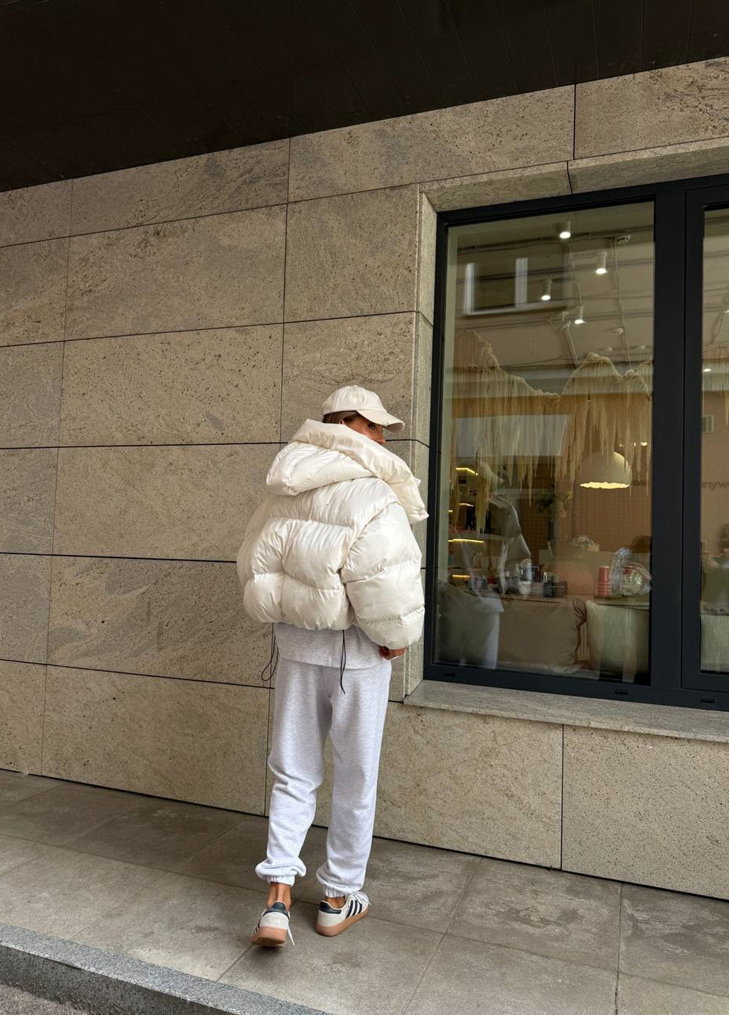 Молочна зимня куртка куртка-трансформер No Brand