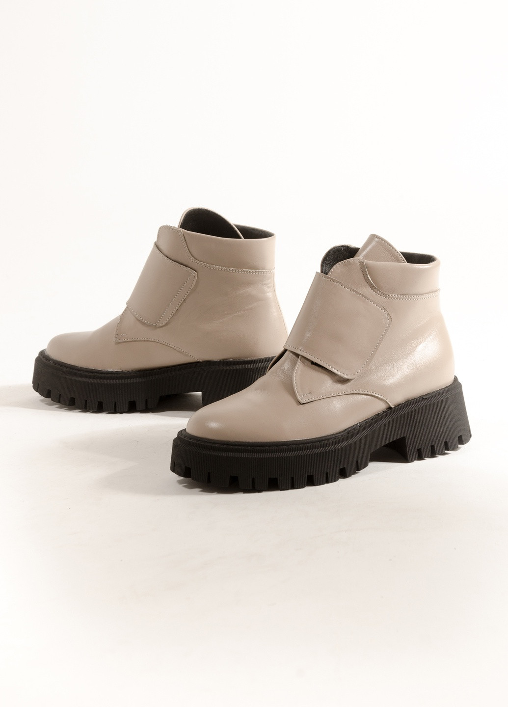 Стильні молодіжні жіночі черевики з натуральної шкіри INNOE ботинки (255256220)