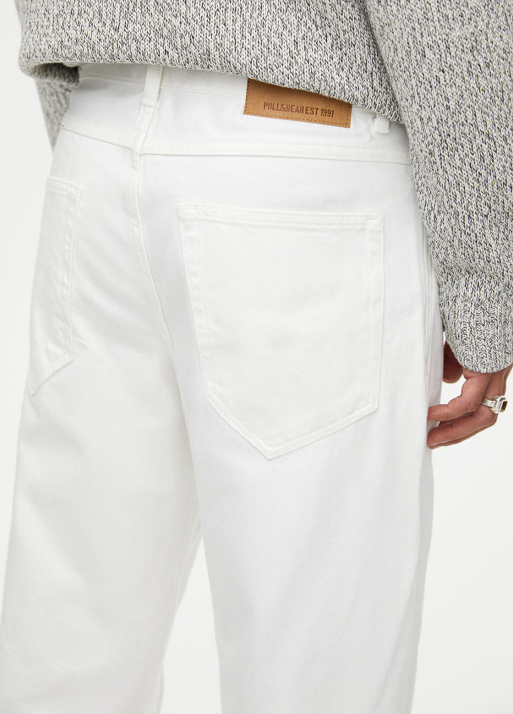 Белые демисезонные прямые джинсы Pull&Bear