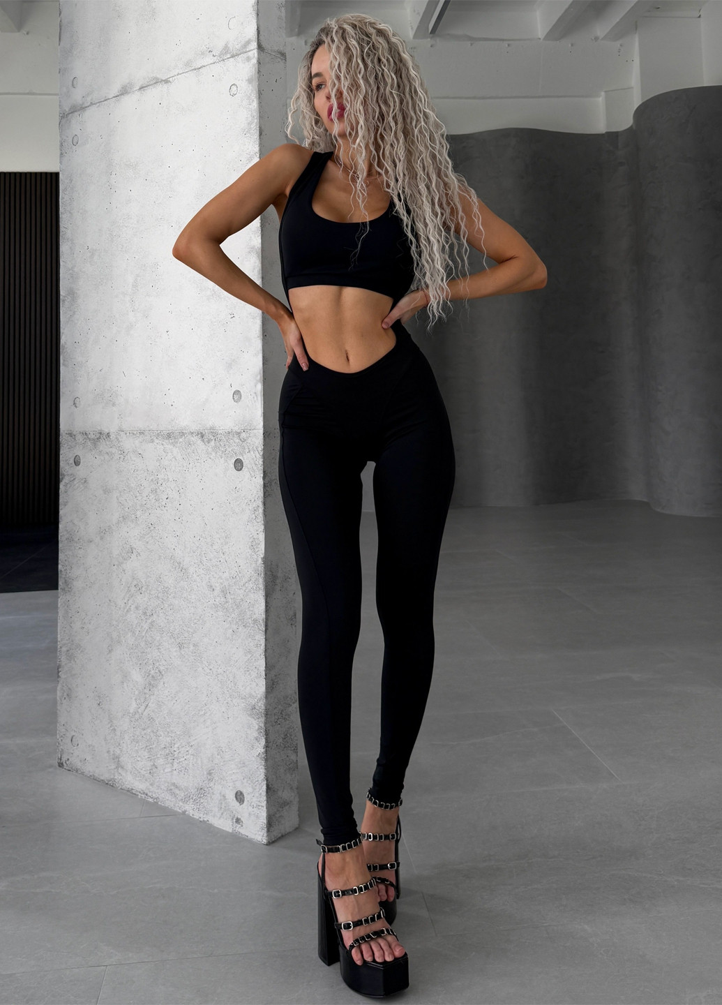 Черный демисезонный комплект женский спортивный (комбинезон, топ) NOVA VEGA