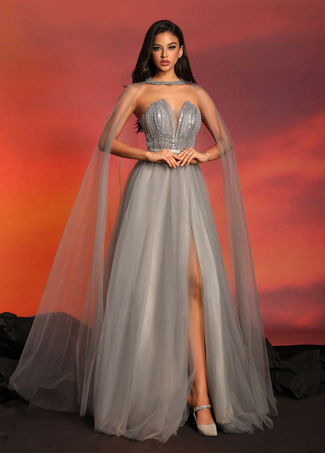 Светло-серое вечернее платье с корсетом SHEIN однотонное