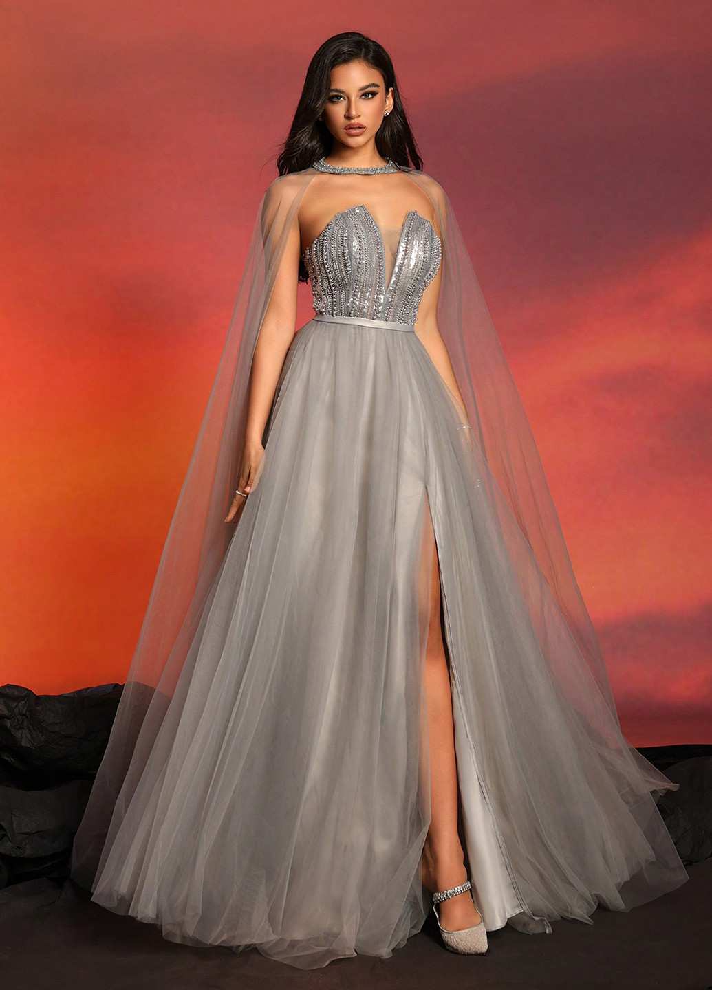 Светло-серое вечернее платье с корсетом SHEIN однотонное