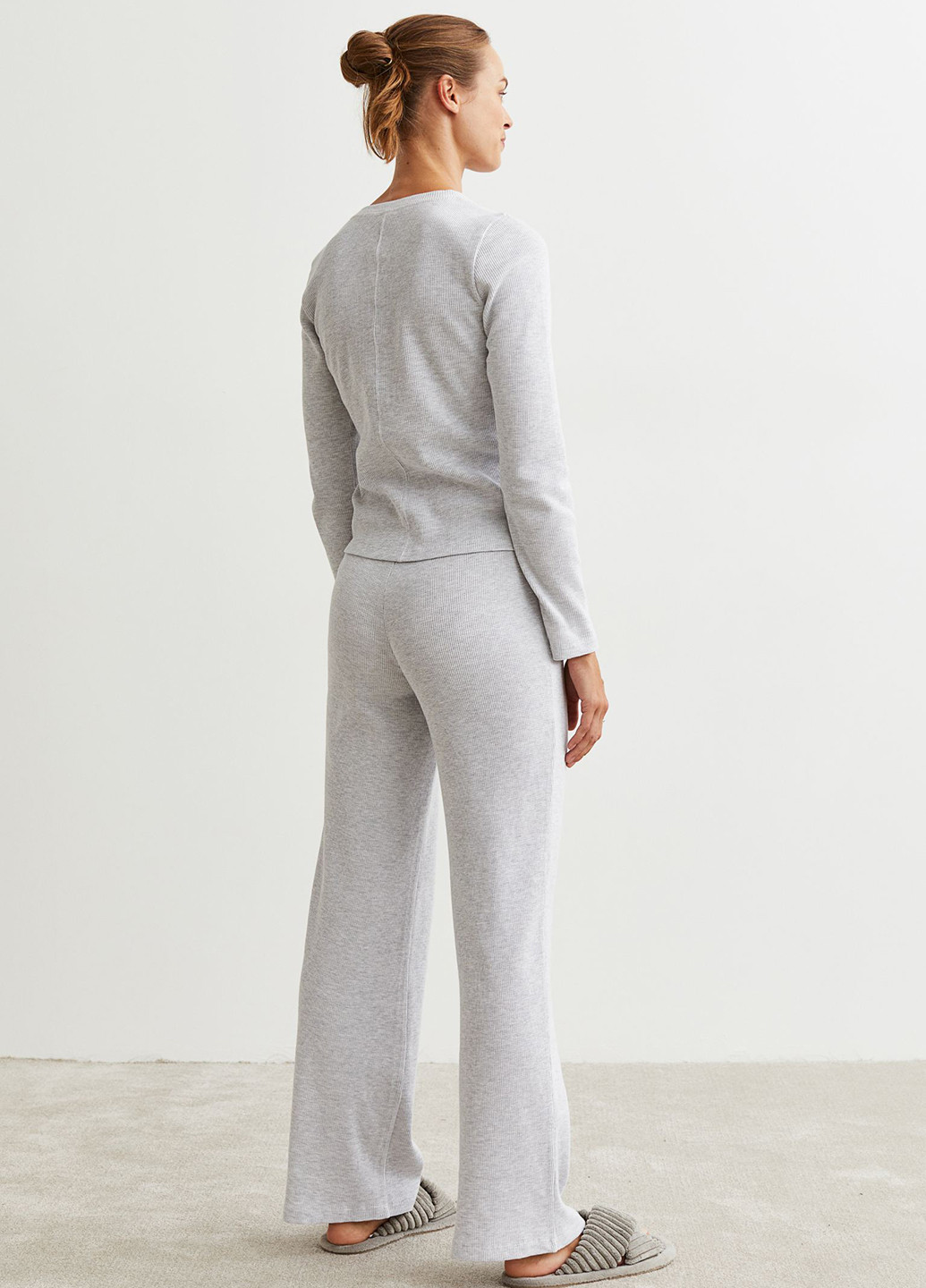 Светло-серая всесезон пижама (лонгслив, брюки) лонгслив + брюки H&M