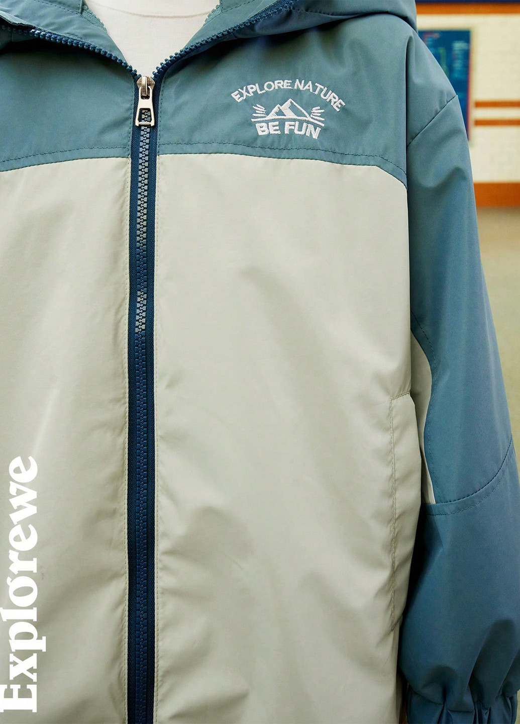 Комбінована демісезонна куртка SHEIN