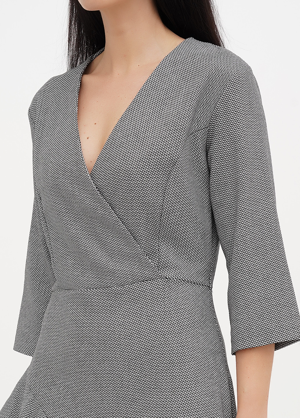 Черно-белое кэжуал платье Vicolo с геометрическим узором