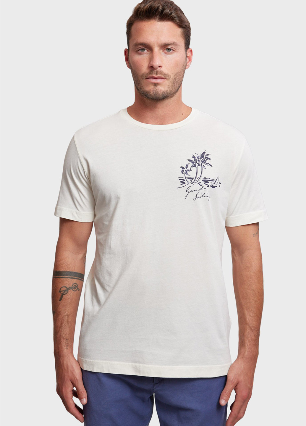 Молочная футболка Gant